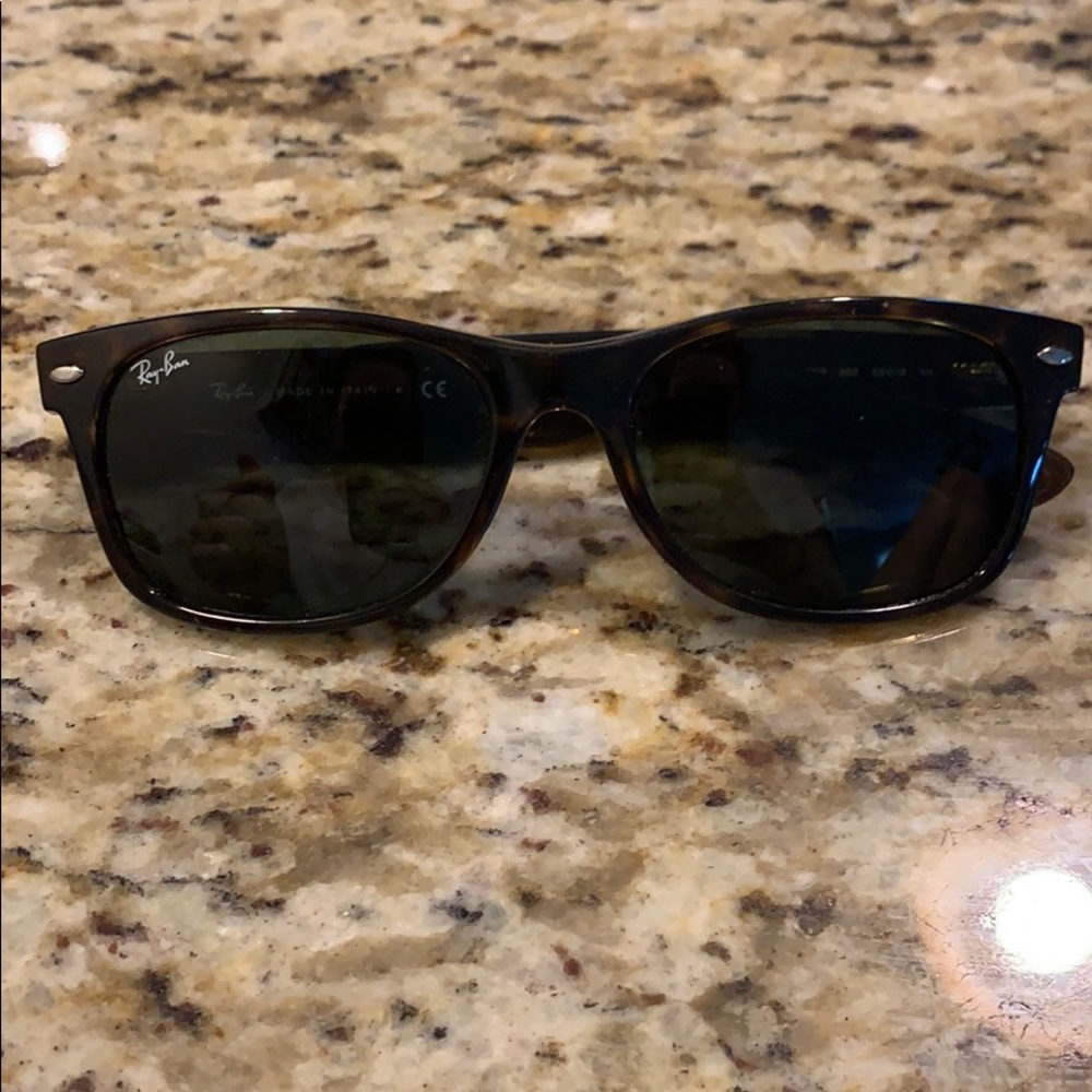 Ray Bans wayfarer tortoise sunglasses